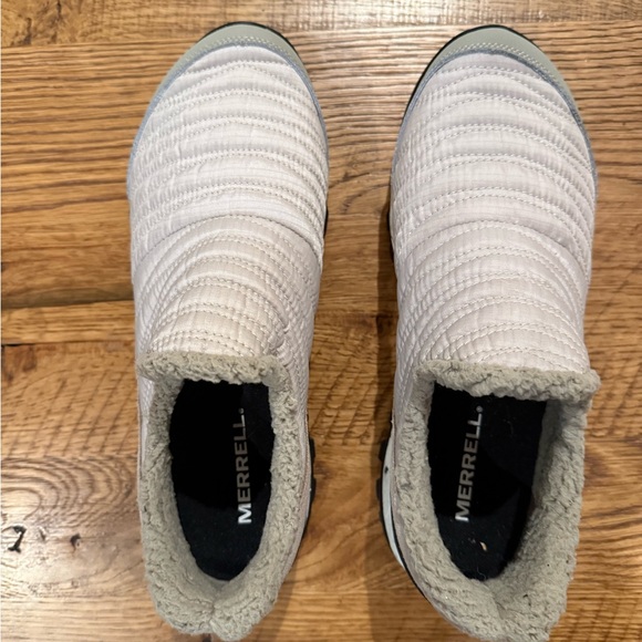 Merrell women’s  Quilted Slip-On Sneakers - Cream and Gray - Picture 3 of 10